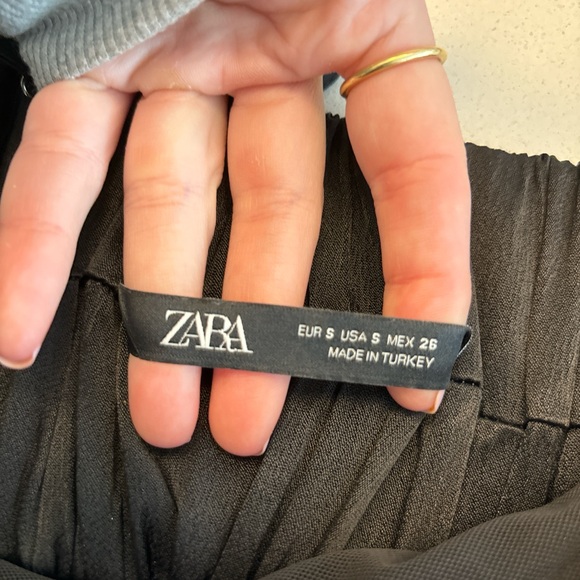 Zara Cropped Silky Tank - Picture 2 of 2